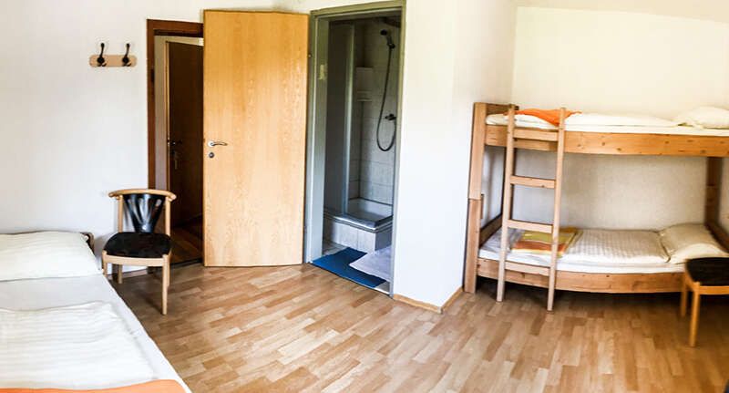 Dreibettzimmer im Outdoor Refugio im Ötztal